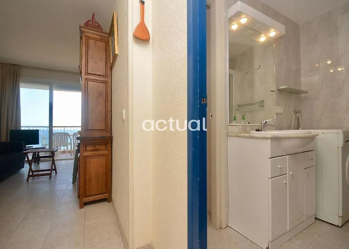 Catalunya F-6 Apartment *